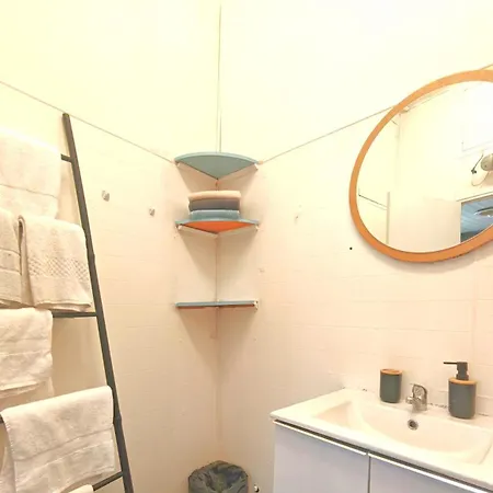 Apartment Vieux Charm - 3 Bedroom Escape - Seaside Nizza